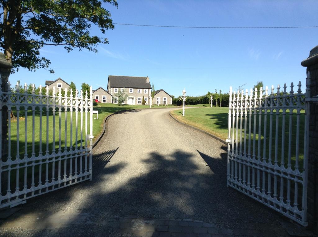 Deeside Manor Bed & Breakfast Stabannan Exterior photo